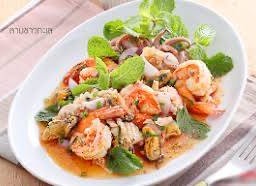 ลาบทะเลกุ้ง + ปลาหมึก