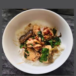 ข้าวกระเพราปลากระพง