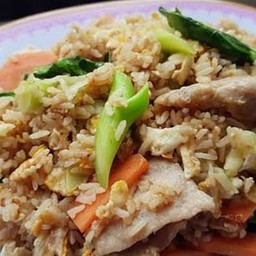 ข้าวผัดรวมมิตร