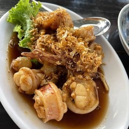 ปลาหมึกไข่ทอดกระเทียมเล็ก  Squid with fried eggs with garli, small
