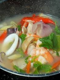 ต้มยำรวมมิตรทะเล น้ำใส