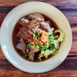 ข้าวมันไก่เจ๊หน่อยสาขา2 จันทนิมิต