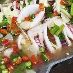 ทะเลต้มมะนาวหมึกไข่ หม้อไฟ