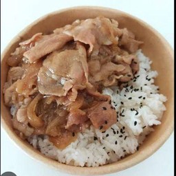 หมูผัดซอสเทอริยากิราดข้าว