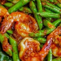 ผัดพริกแกงรวมมิตรไข่ดาว