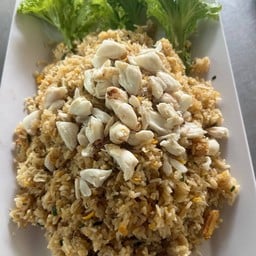 ข้าวผัดโครตปูก้อนจานใหญ่