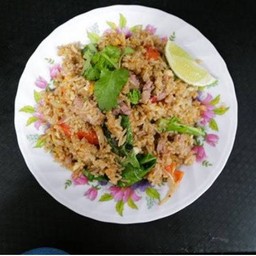 ข้าวผัดแหนมไข่เจียว