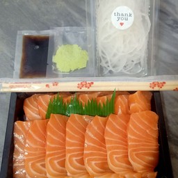 17. เซตซาซิมิ 250 กรัม + ข้าว 1 + สาหร่าย 4g. 1ห่อ