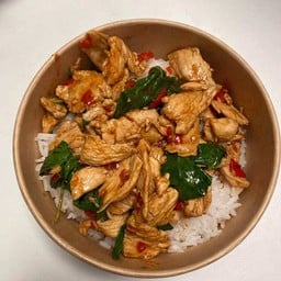 กะเพราไก่ราดข้าว