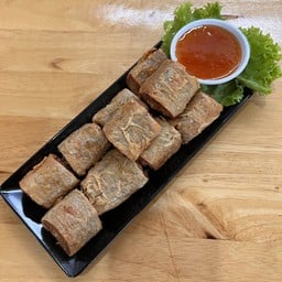 ห้อยจ๊อปูทอดใหญ่   large set of fried crabs.