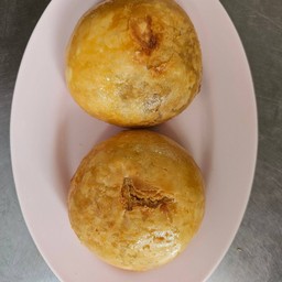 ซาลาเปาทอด ไส้หมูแดง