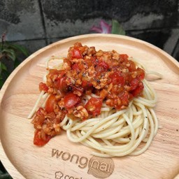 สปาเก็ตตี้ซอสมะเขือเทศไก่สับ