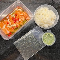 Set แซลม่อนดองน้ำปลา (8ชิ้น)