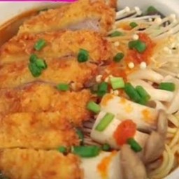 ราเมงต้มยำ เส้นเล็ก หมูทงคัตสึ