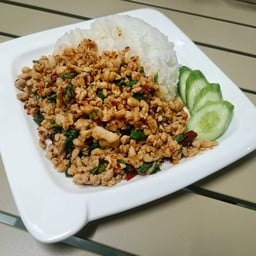 กะเพราไก่สับ