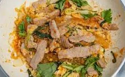 สุกี้แห้ง