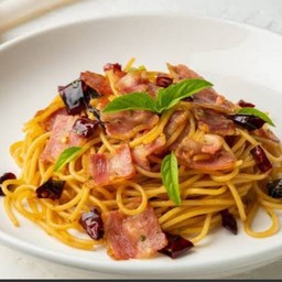 สปาเก็ตตี้ ผัดพริกแห้ง เบคอน