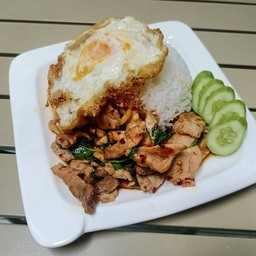 กะเพราหมูชิ้น+ไข่ดาว
