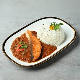 ข้าวซอสพะแนงสเต็กปลาแซลมอน