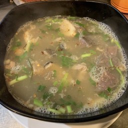 ต้มแซ่บเครื่องในเนื้อ ถ้วย