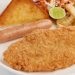 สเต๊กปลาดอรีทอด + สเต๊กไส้กรอกไก่ (1 ชิ้น)