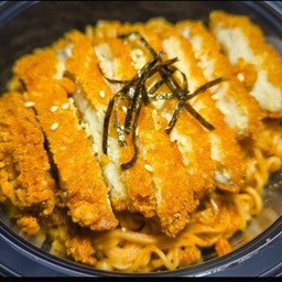 มาม่าเผ็ดเกาหลีรสชีสไก่ทอดกรอบ