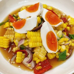 ยำข้าวโพดไข่เค็ม