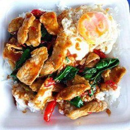 ข้าวกระเพราหมูชิ้น