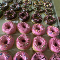 โดนัทช็อกโกแลต+สตอเบอรี่