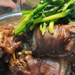 นายหวัง ขาหมู หวานน้อย สาขา2 (ตลาดอุ๊ยทา) ตลาดอุ๊ยทา