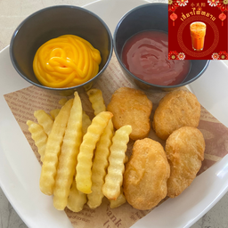 คอมโบชุดเล็ก เฟรนช์ฟราย200กรัม+นักเก็ต4ชิ้น ฟรีซอสมะเขือเทศ