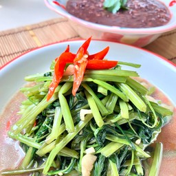 ผัดผักบุ้ง