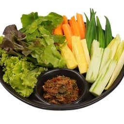 น้ำพริกปลาร้ายะไข่จิ้มผักสด