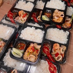 ข้าวทะเลผัดไข่เค็ม