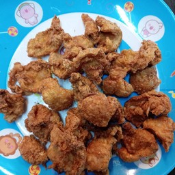หนังไก่ทอด