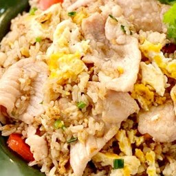 ข้าวผัด หมูสไลด์+ใส่ไข่1ฟอง