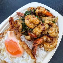 ข้าวกะเพรากุ้ง