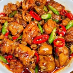红烧鸡块 ไก่ตุ๋นน้ำแดง