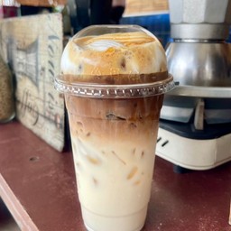 ลาเต้มะพร้าวนมสด