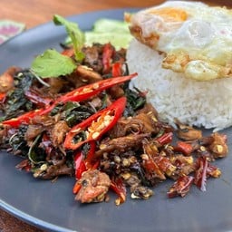 กะเพาเป็ดเป็นกับ