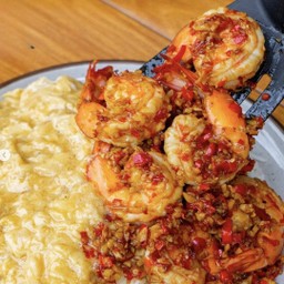 ข้าวกุ้งคั่วพริกเกลือ