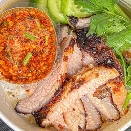 ข้าวหน้าคอหมูย่าง