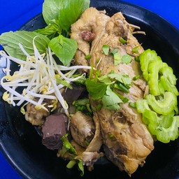 ก๋วยเตี๋ยวโครงไก่