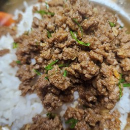 ผัดพริกแกงใต้เนื้อสับ