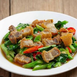 คะน้าหมูกรอบราดข้าว