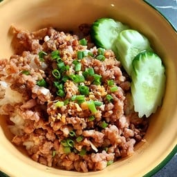 ข้าวหมูสับทอดกะเทียมพริกไทย