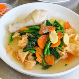 ราดหน้าฮ่องกงเส้นใหญ่กรอบไก่