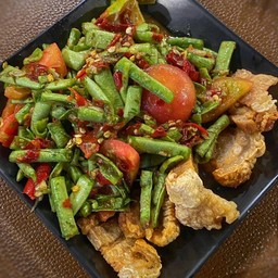 ตำถั่วหมูกรอบ