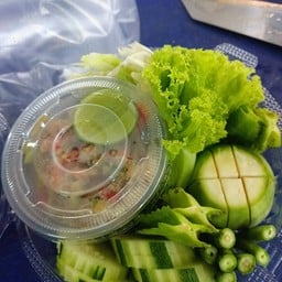 แจ่วปลาทู ผักสด