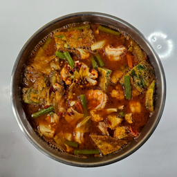 แกงส้ม ไข่ชะอม กุ้งสด